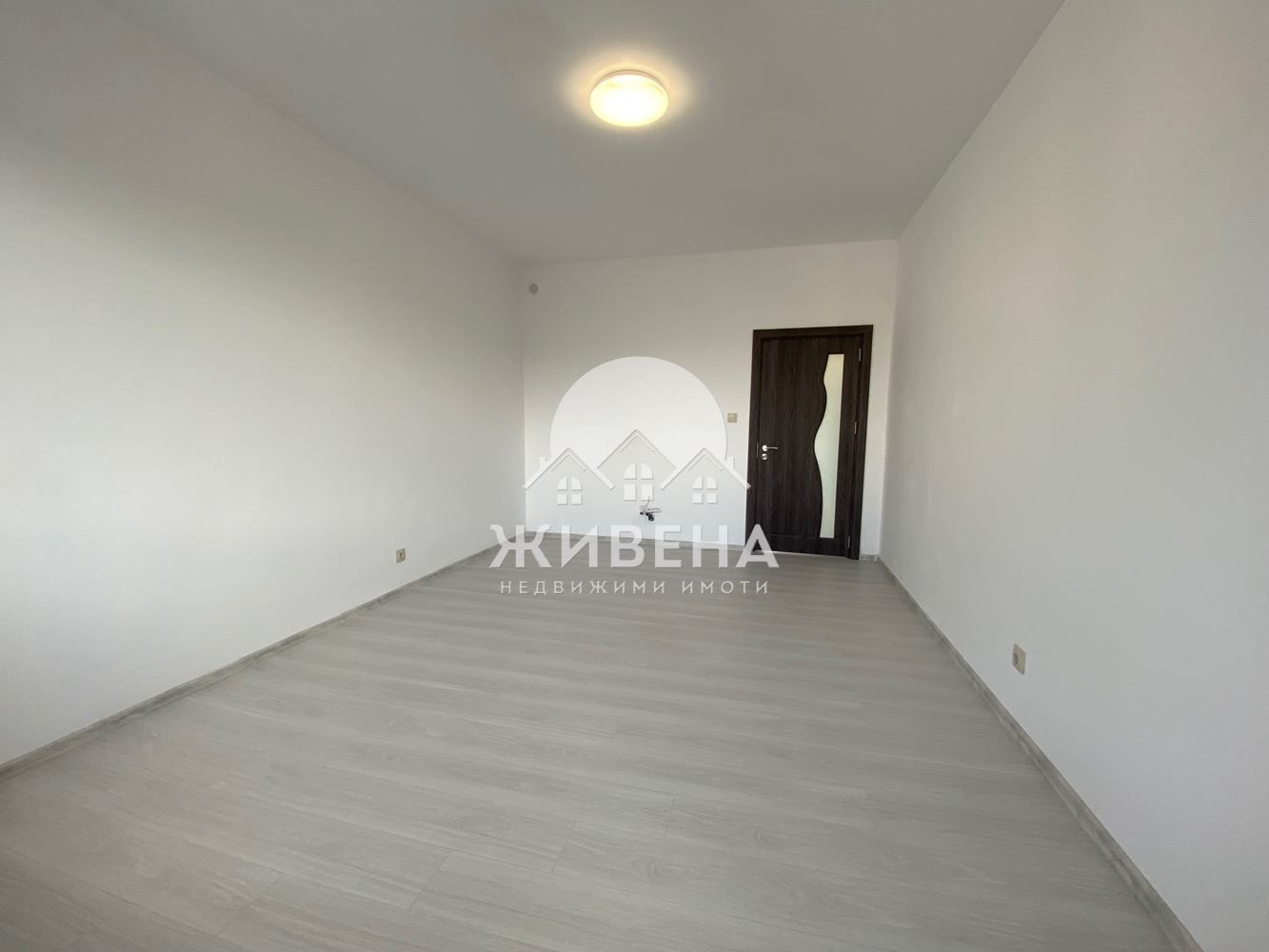 Продавам панелен апартамент, 60 кв.м, кв. Трошево, до бивш Пфое мол