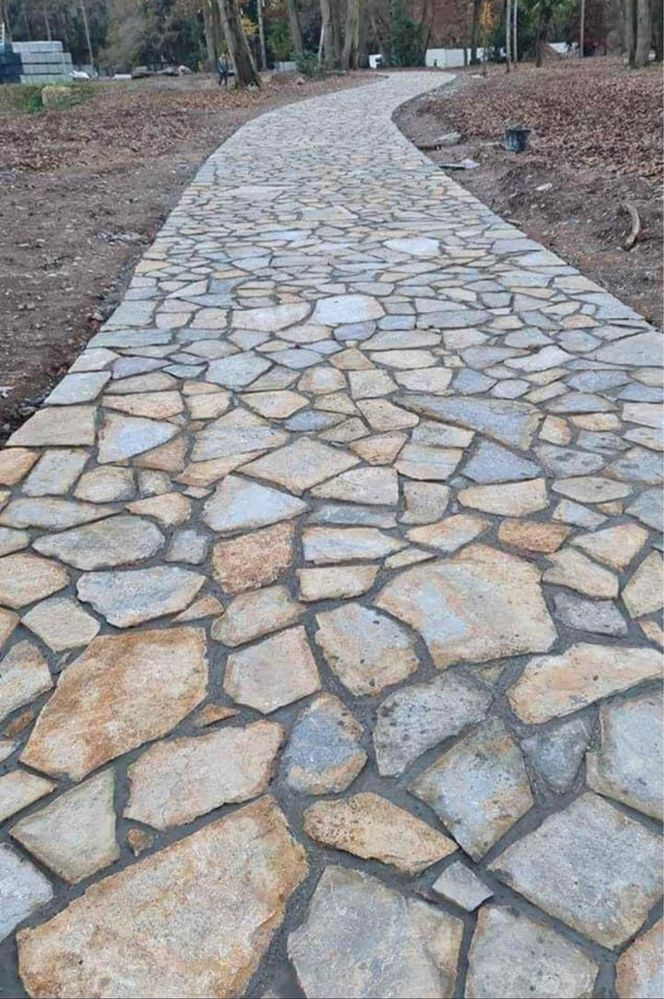 Piatra naturala de munte si montaj