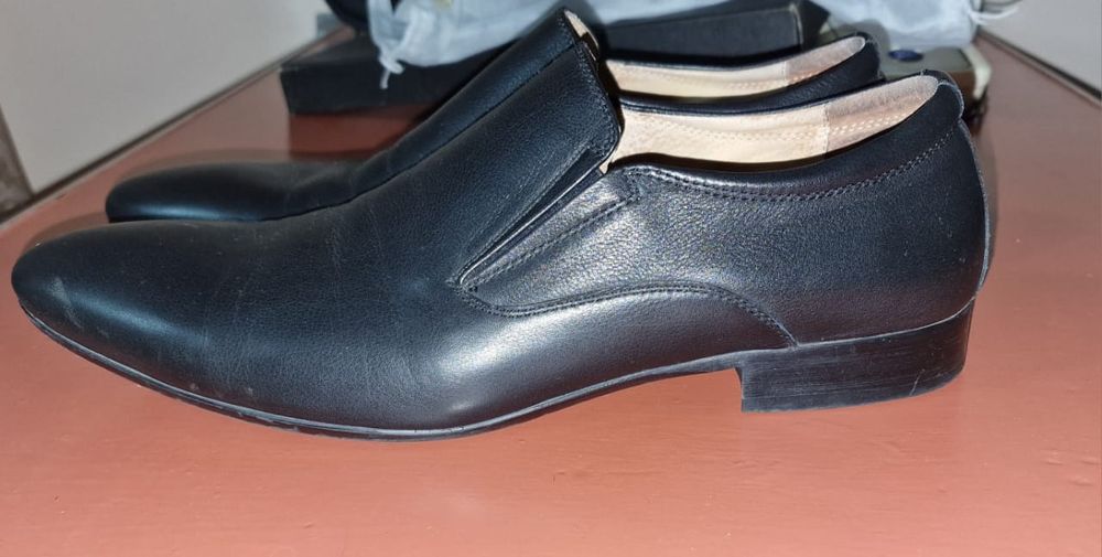 Продаются туфли.