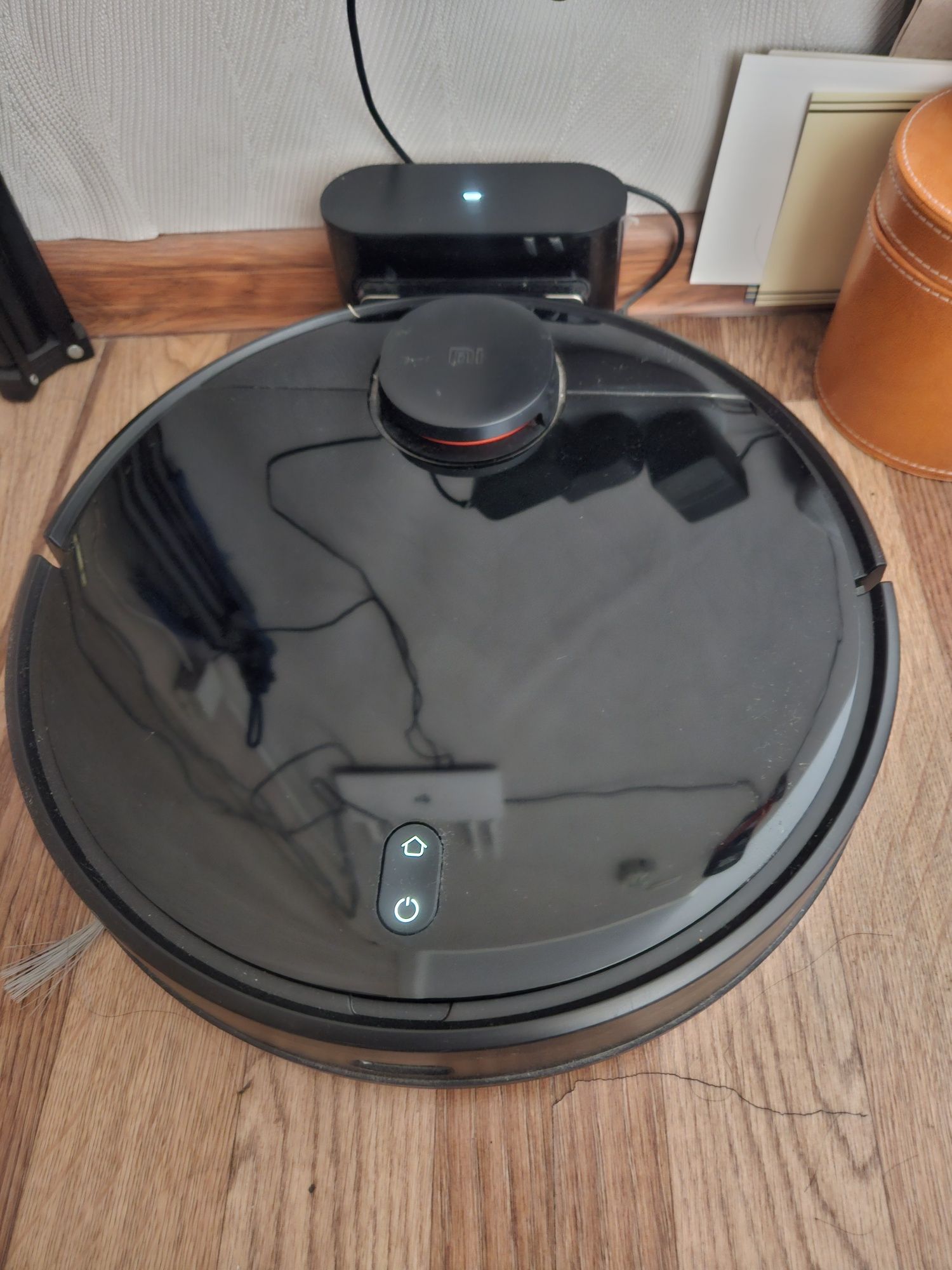 Продам робот пылесос Xiaomi Vacuum