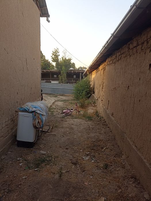 Sotiladi yoʻl yuzida 2 sotix yer maydon