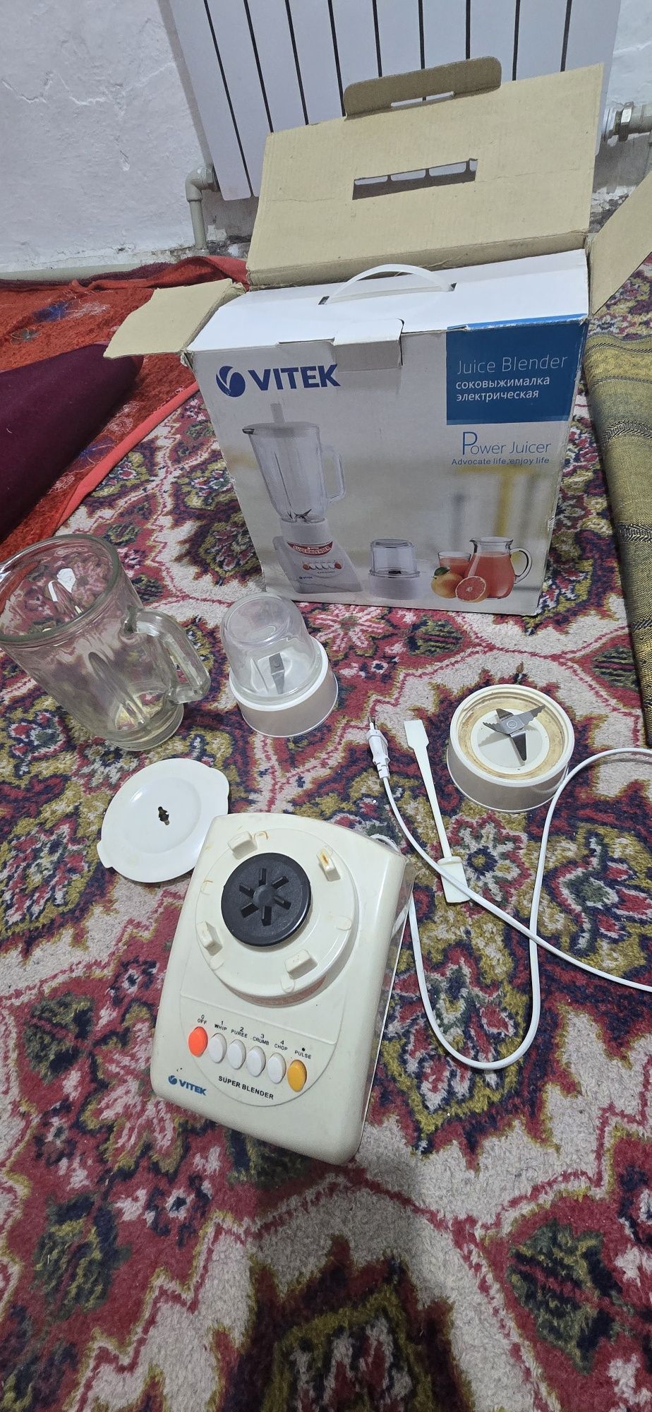Блендер VITEK. В хорошем рабочем состоянии.