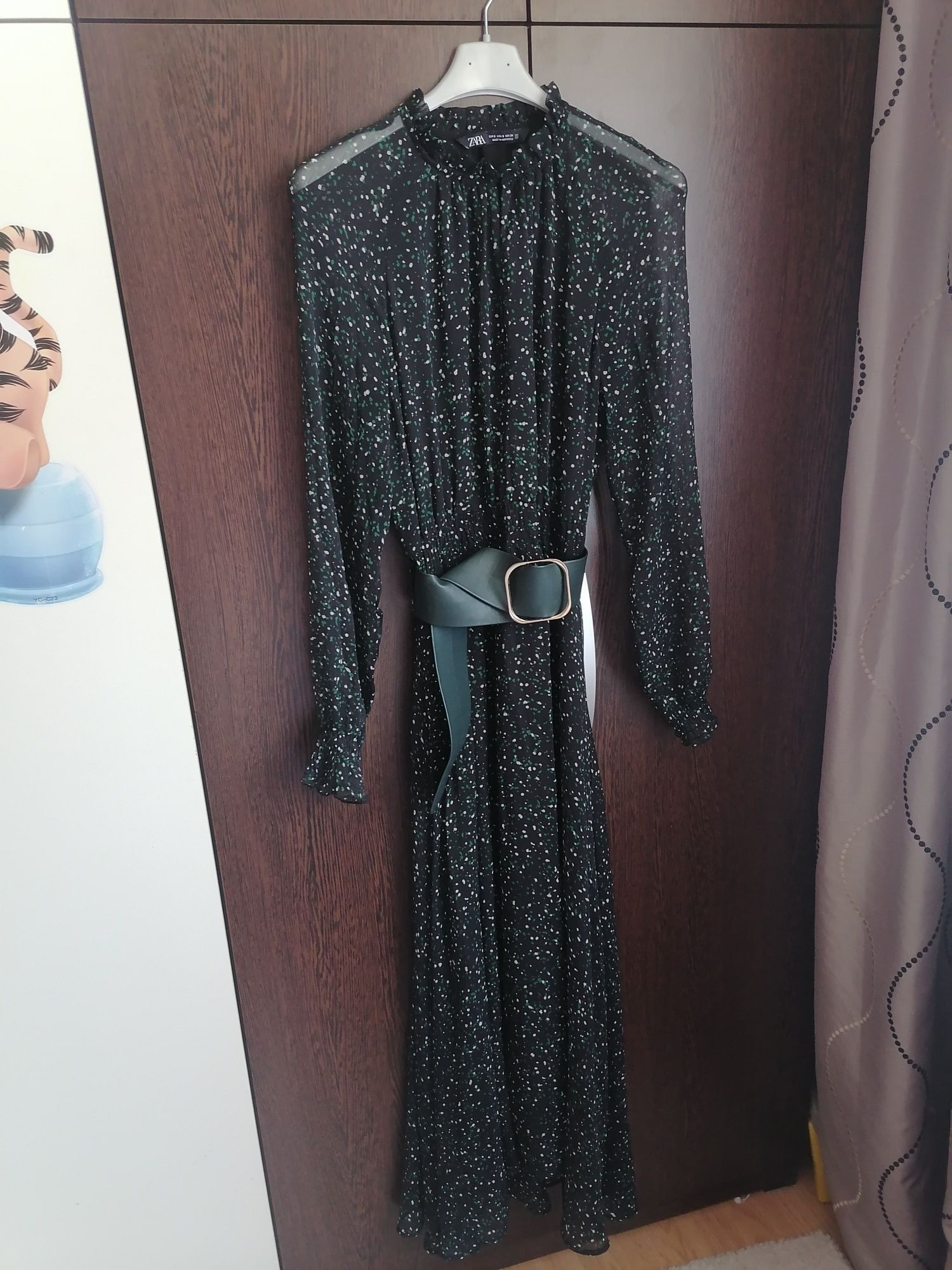 Rochie eleganta asimetrica Zara, verde cu buline, S-M