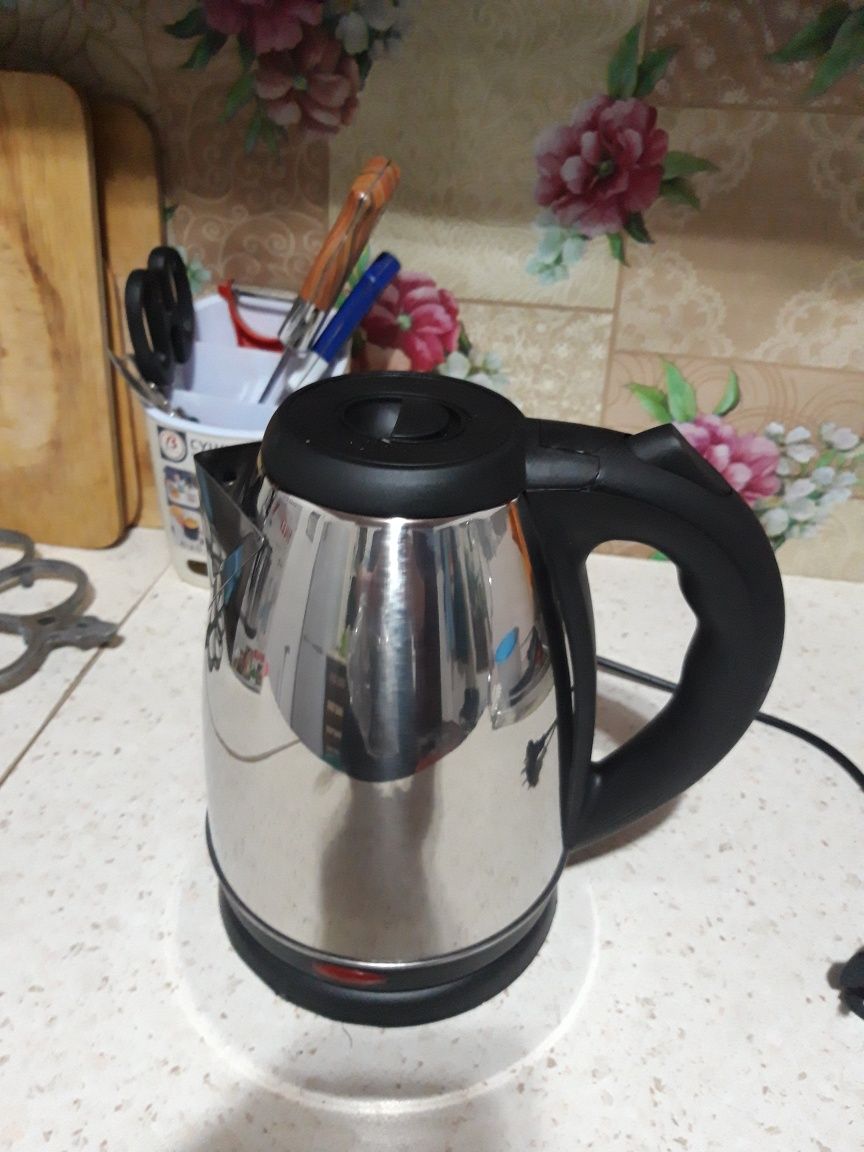 Продам новый электрический чайник HALEY 2.2 литра