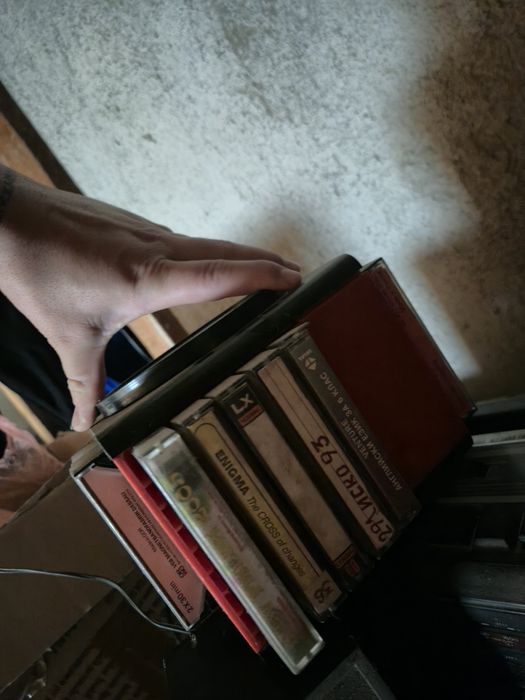 Радио Hitachi работи