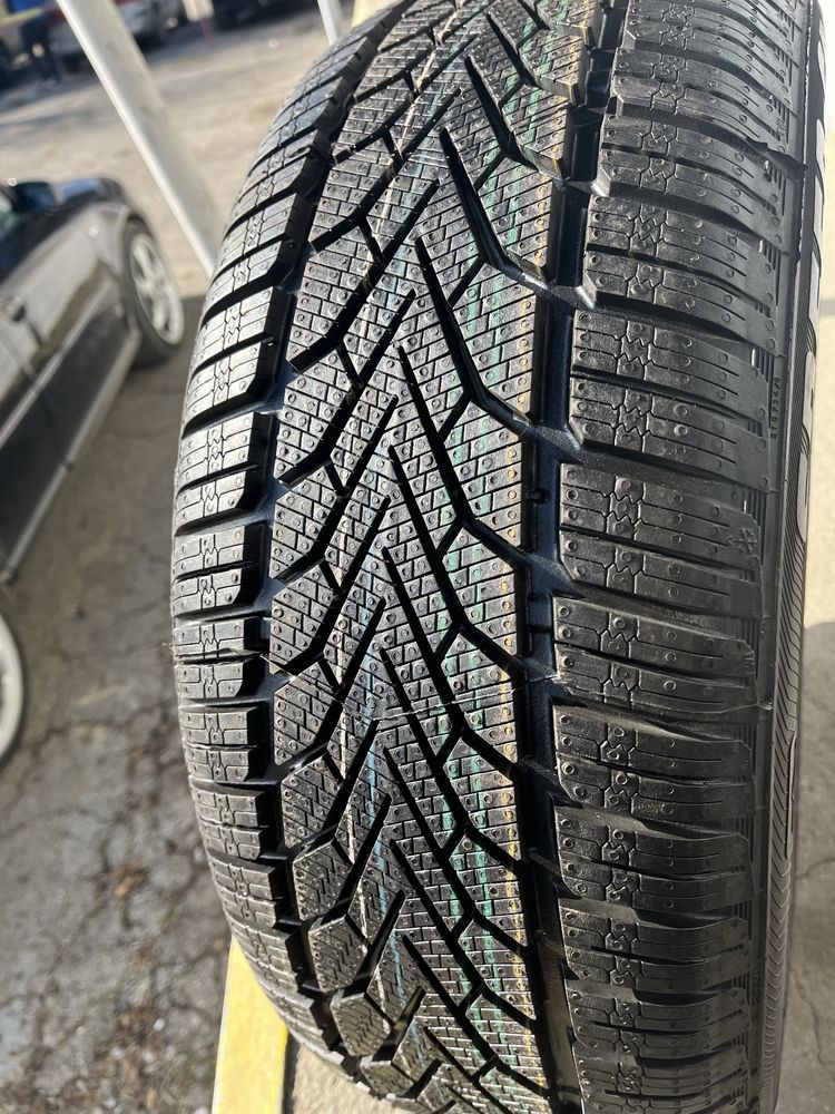 Нови зимни гуми 215/55/16 4 бр. Continental и 4 бр. Semperit