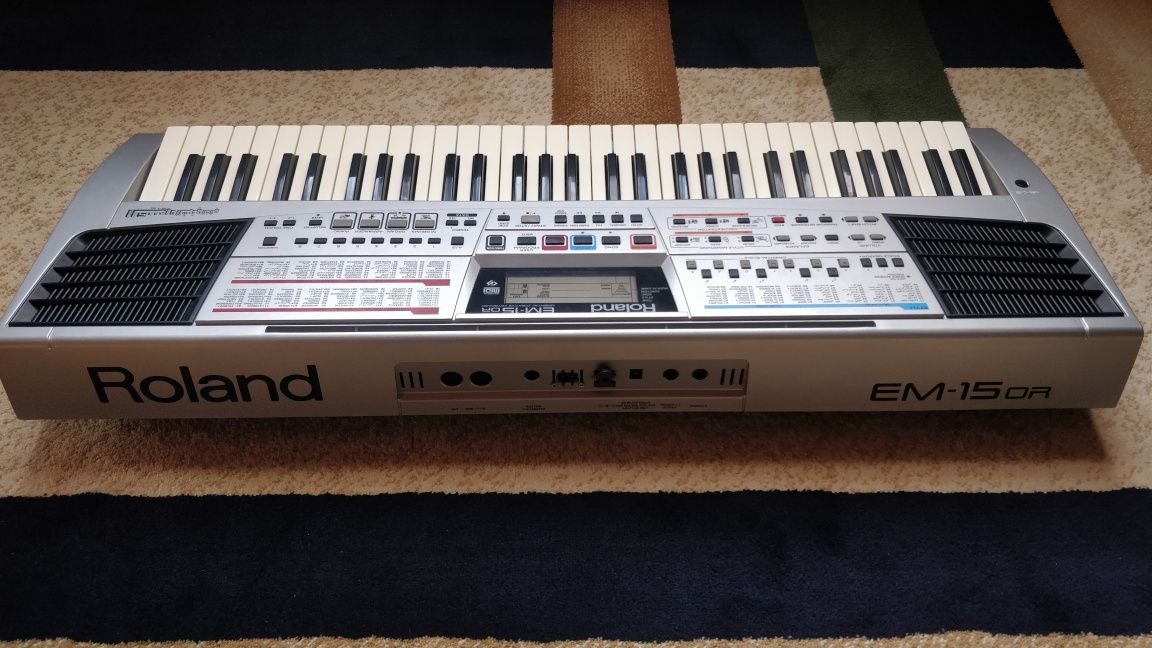 Roland M-15 OR,sintizator yangi