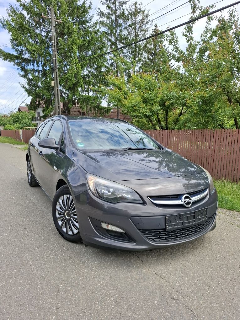 Opel Astra J facelift 2013