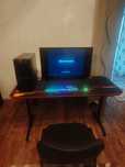Urgent vand PC complet cu tv Cu masa gaming doar în targu mures