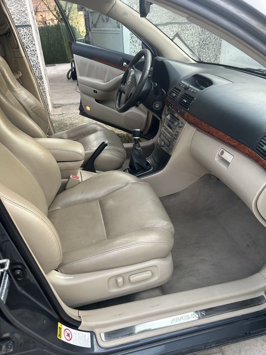 Тойота Авенсис 2.2 150кс