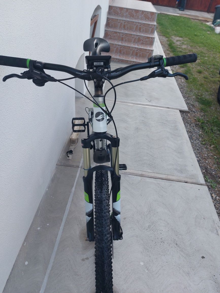 De vanzare bicicleta electrica full suspension Giant