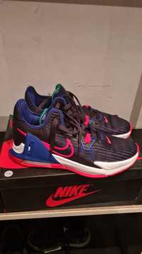 Nike LeBron James