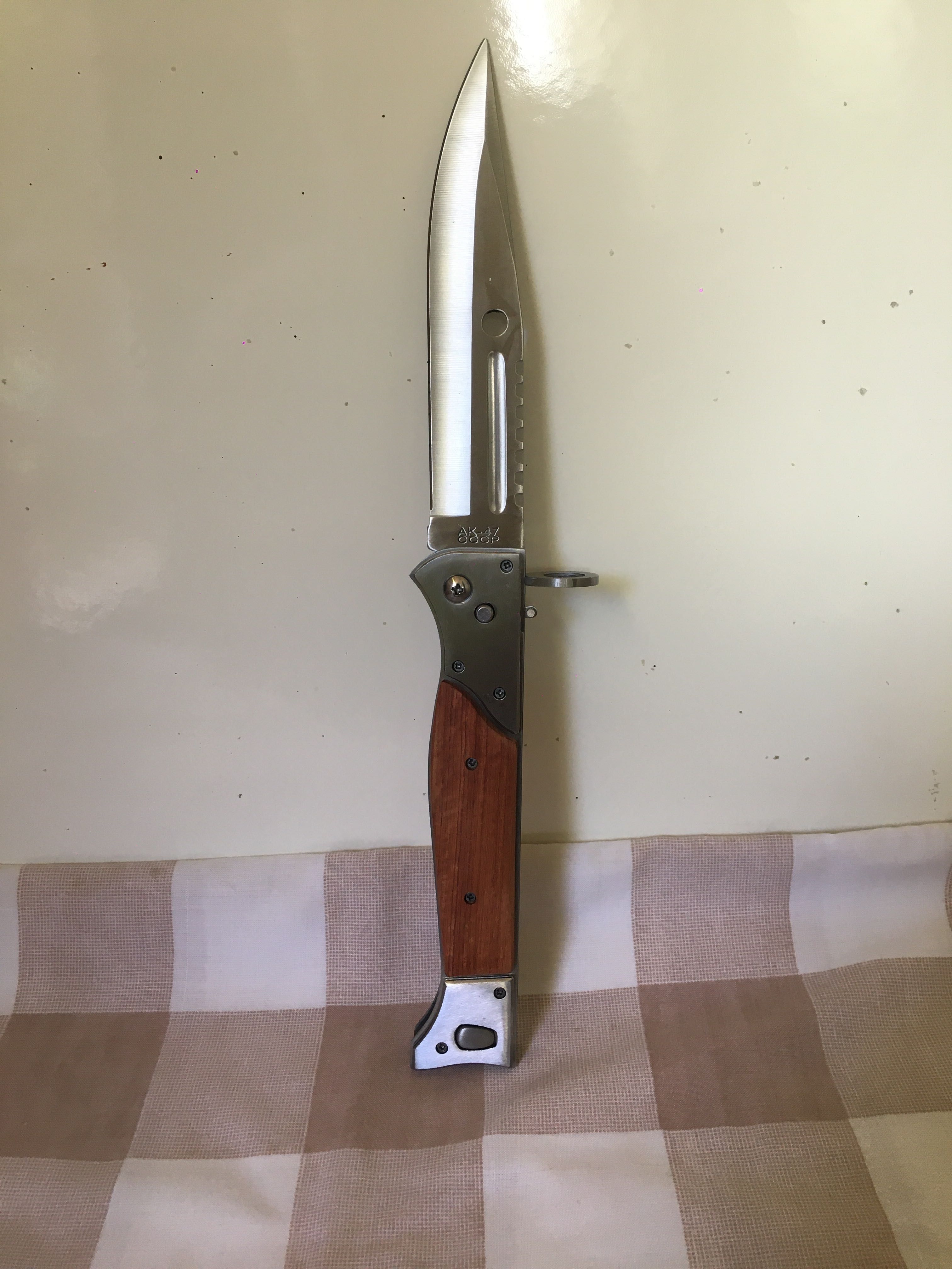 Ак-47, НОВ автоматичен нож