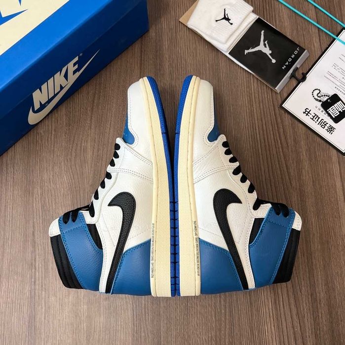 Adidasi Air Jordan 1 High Travis Fragment Premium