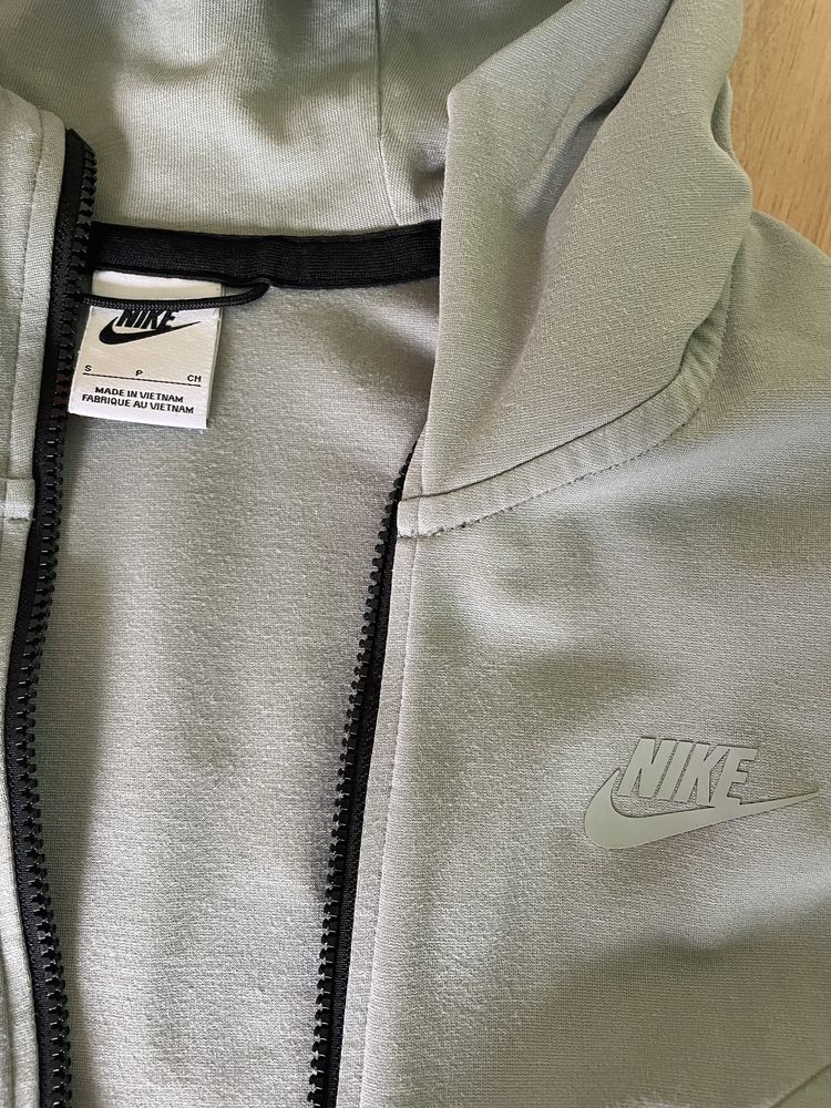 Nike Tech Fleece