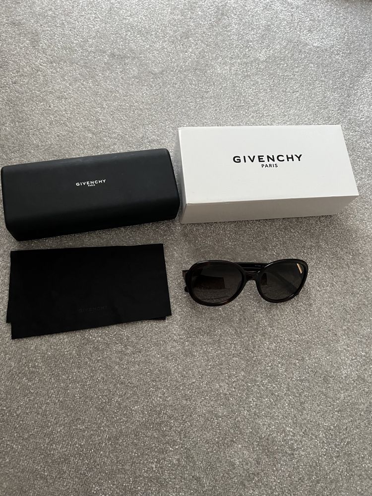 Ochelari de soare Givenchy