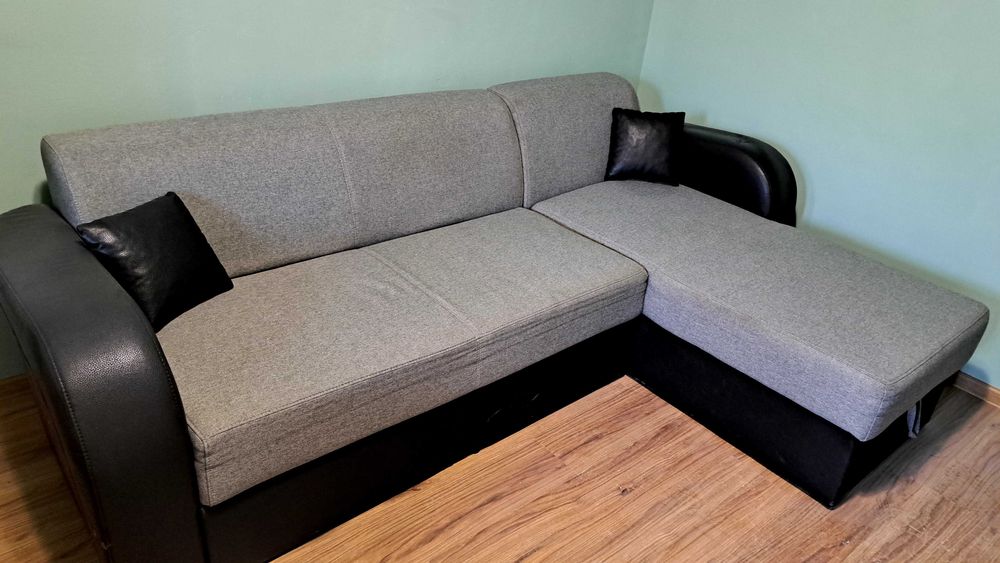 Canapea extensibilă 160×230 cm, stofă + piele ecologică, stare bună
