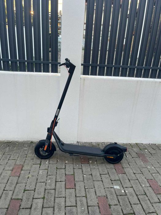 Trotinetă Electrică Ninebot F2 Pro