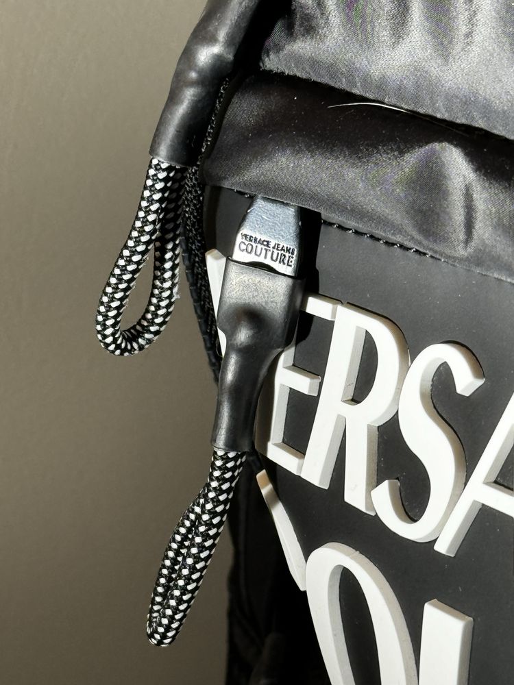 Продам оригинальный рюкзак Versace