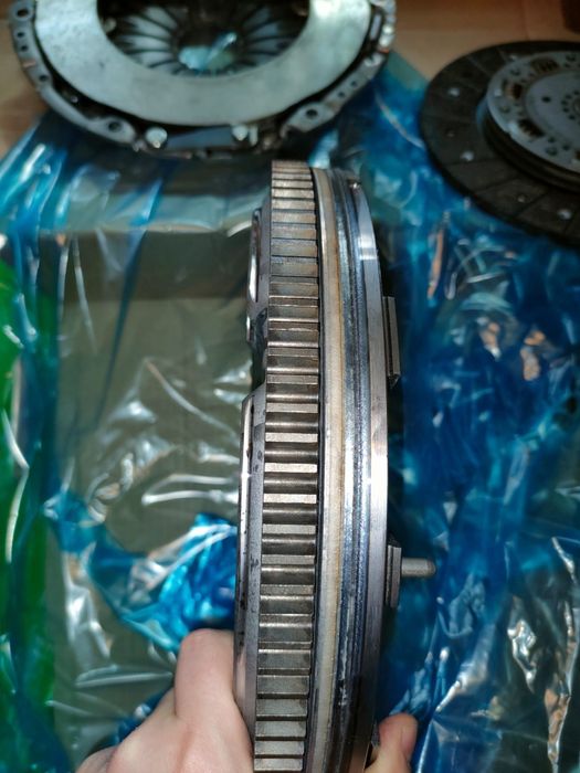 Ambreiaj cu volanta masa dubla Astra H Alfa Romeo 159 1.9 cod 837300