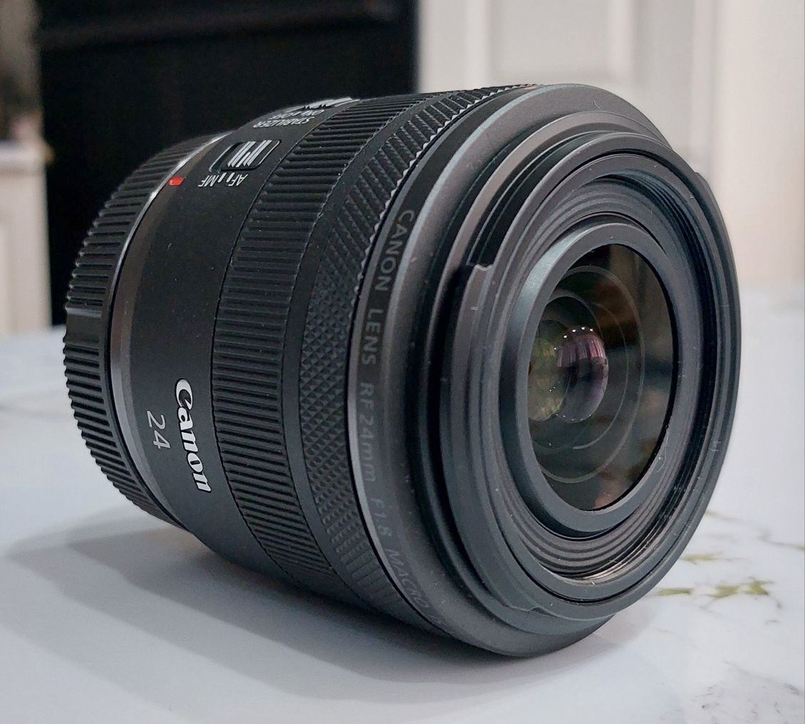 Объктив RF24 mm f/1.8 IS STM
