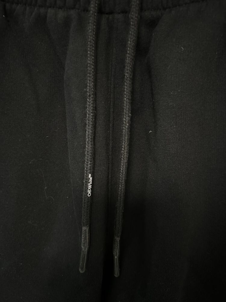 Off-White 100% оригинални къси панталонки