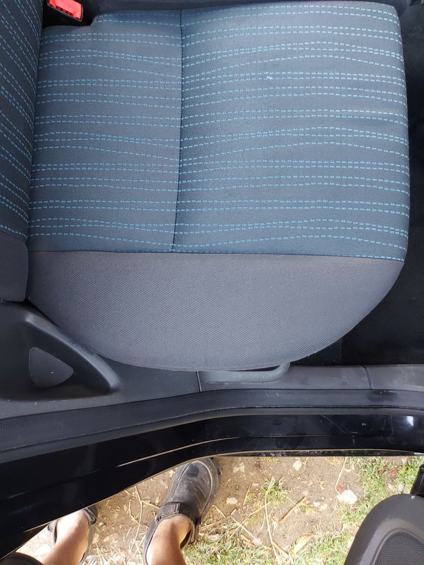 Tapiterii auto si canapele