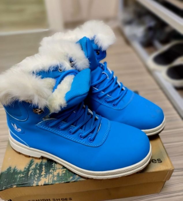 Продам зимние кроссовки