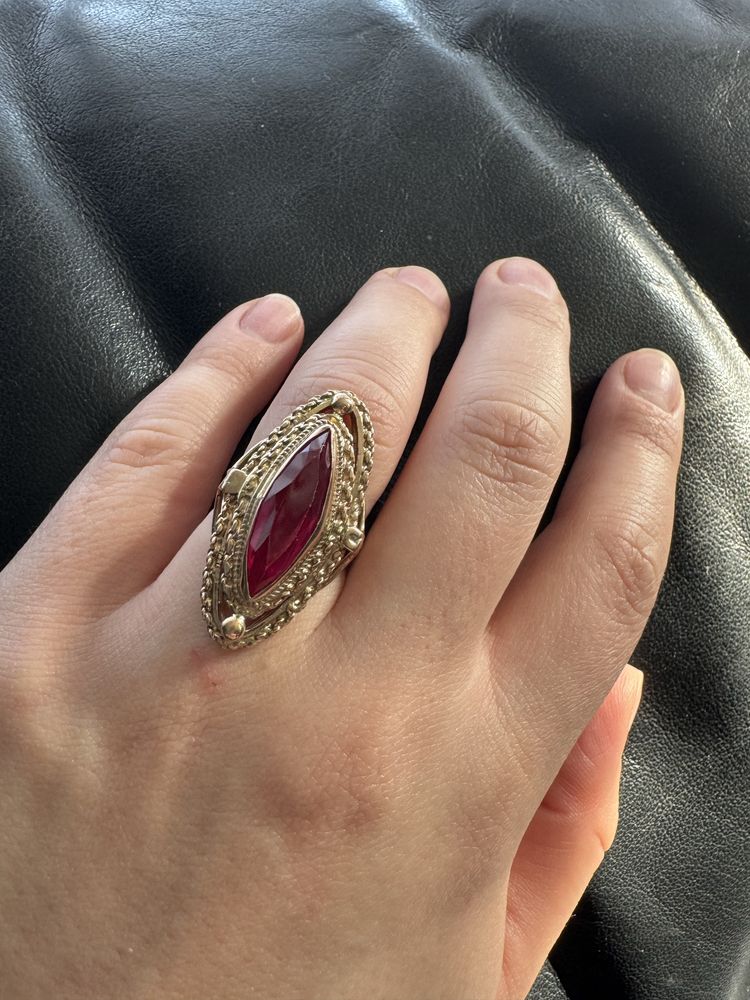 Inel din aur 14 k si rubin
