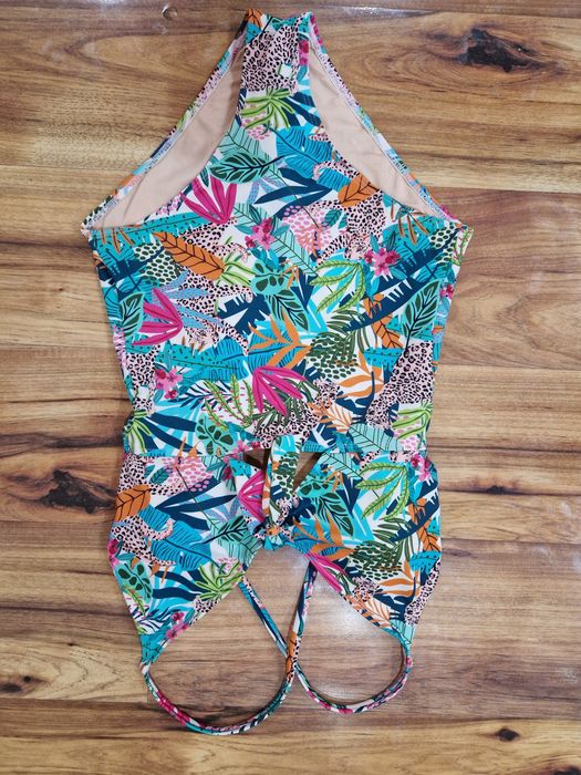 Costum de baie Penti la doar 45 lei