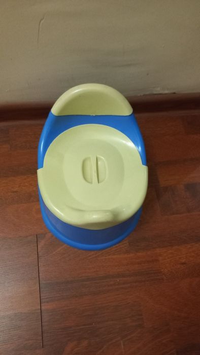 Продам трусики доя плавания Huggies и противоскол коврик