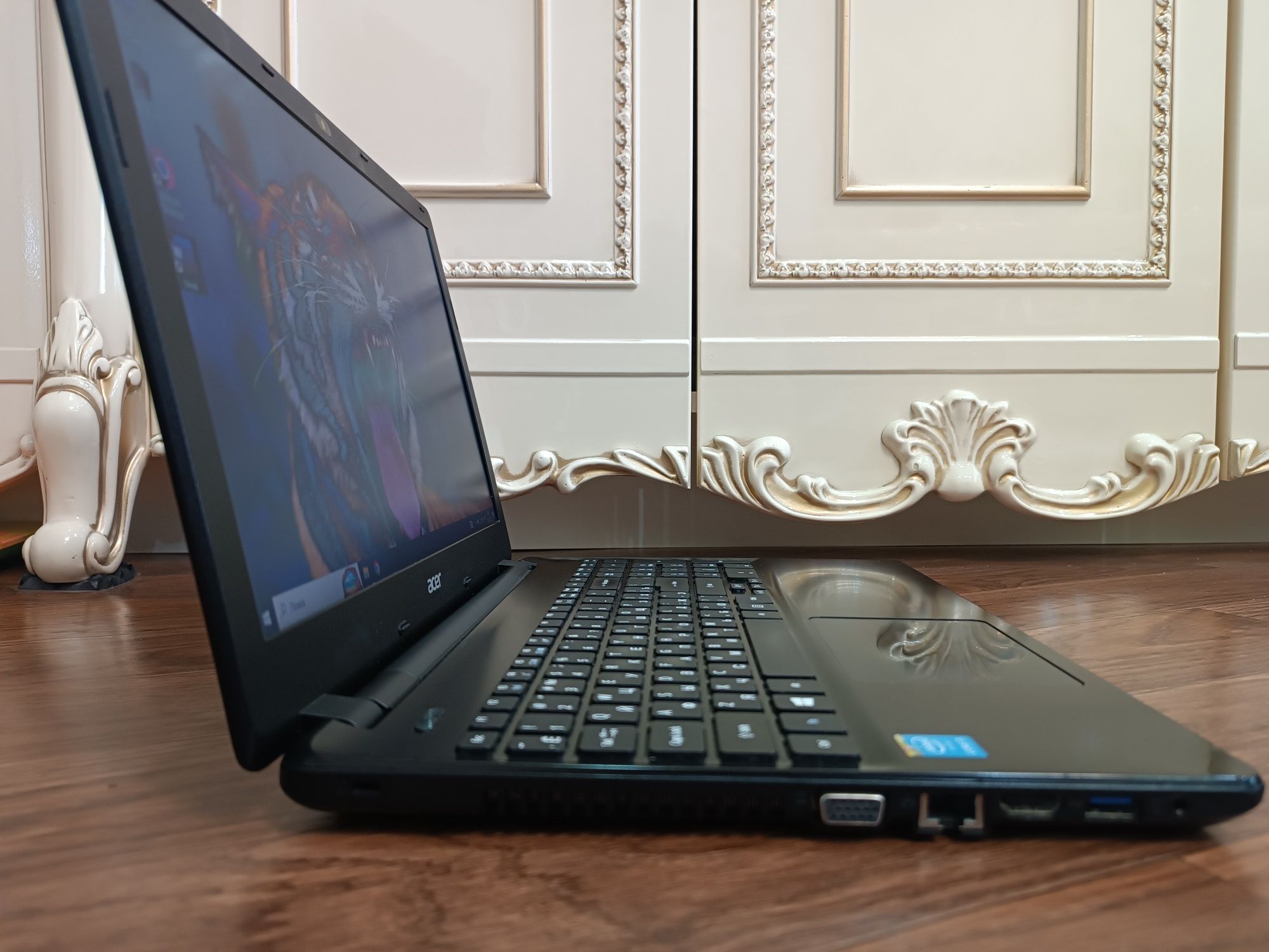 Notebook ACER WINDOWS 10 в хорошем состоянии.