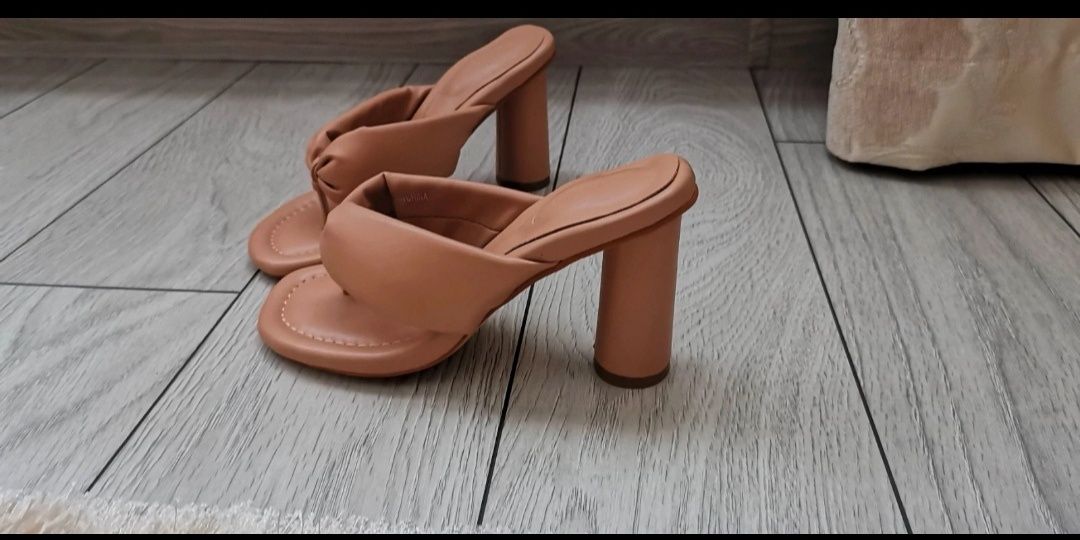 Sandale piele nude