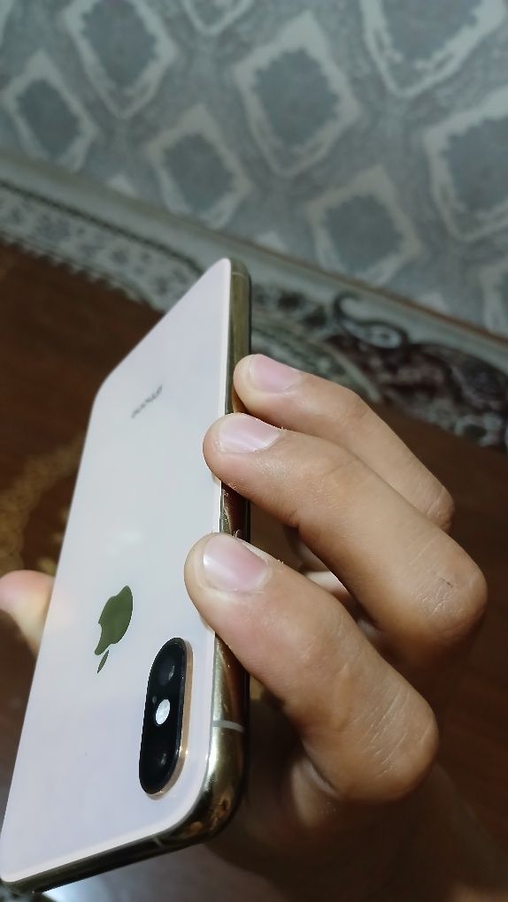 Iphone xs gold LL/A karobka
