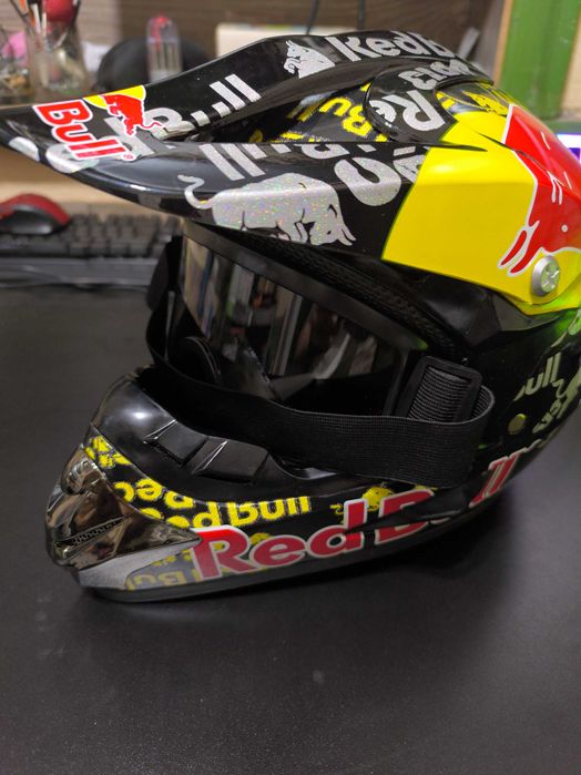 Каска за мотор +Очила Ново