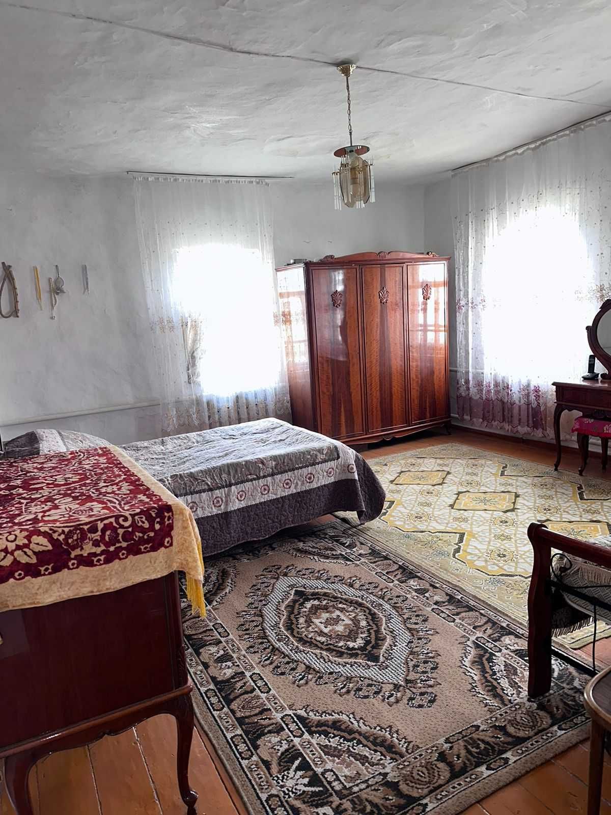Обменяю большой дом в поселке Ленинском на квартиру в Павлодаре.