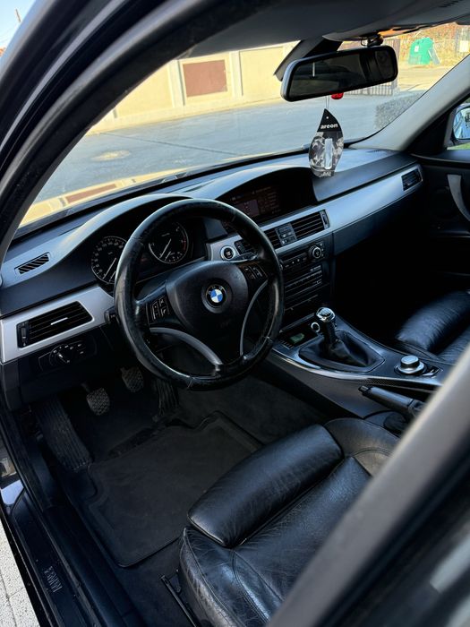 Vând BMW Seria 3 e90 Diesel/Xenon/Piele/Navi/PDC/Jante