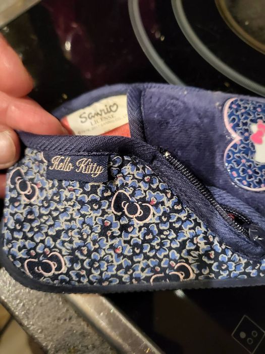 Детски пантофи на "Hello kitty"