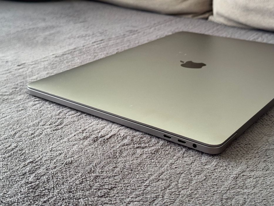 16’ НОВ Macbook Pro 16’ 2019/32GB Ram/Core i7/512 SSD/Radeon 5300