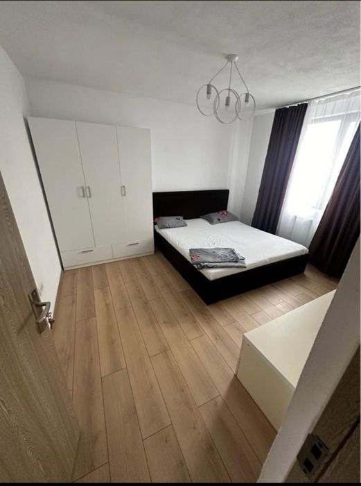 Inchiriez apartament