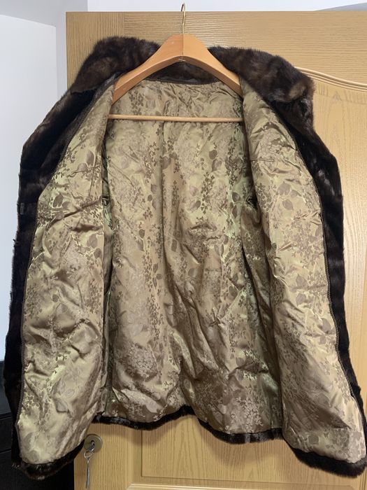 Haina dama din blana naturala de foca, stare perfecta