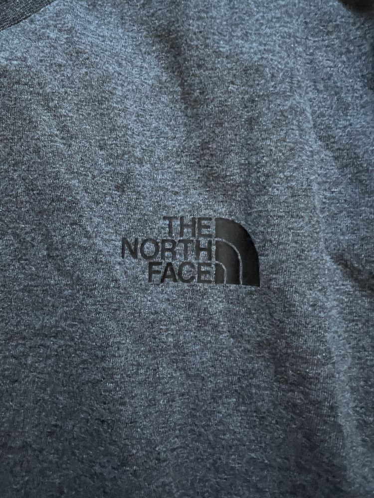 Tricou cu maneca lunga The North Face