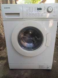 Срочно продаётся стиральная машинка самсунг 5 2 кг