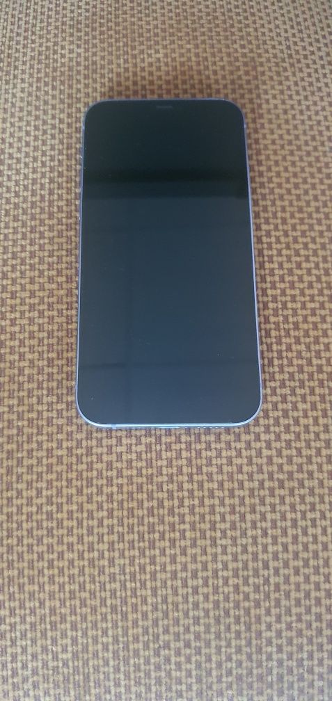 Телефон IPhone 12 Pro