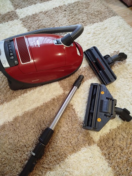 Прахосмукачка  Miele S8 Cat&Dog 2200w