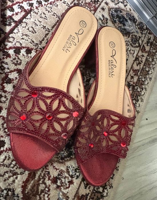 Ансамбль срочно сотилади арзон нархда Обувь бонусга берилади