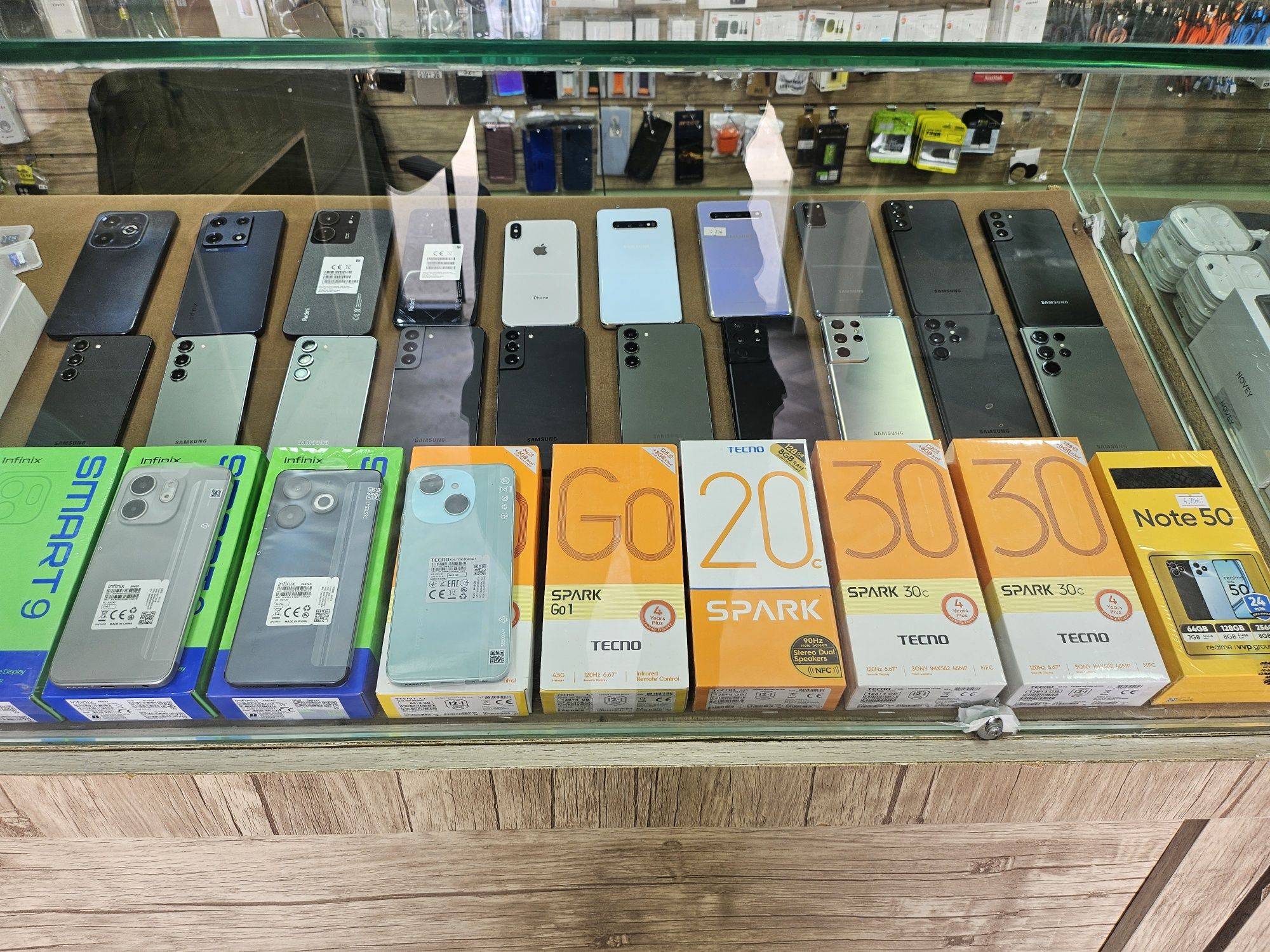 Samsung galaxy S 22 + 8.256gb super Skidka