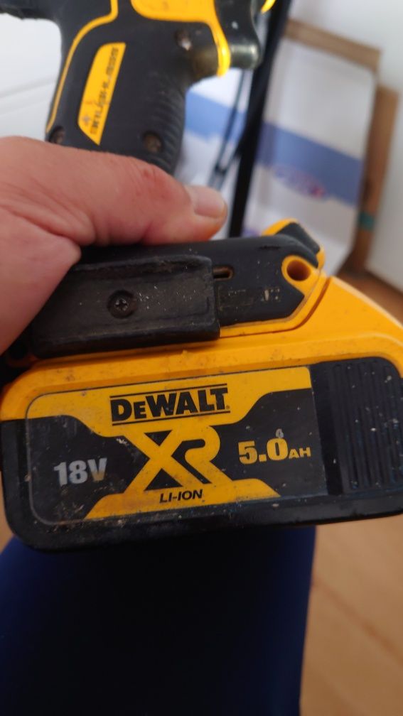 DeWalt combi drill 18v с 5 AH батерия