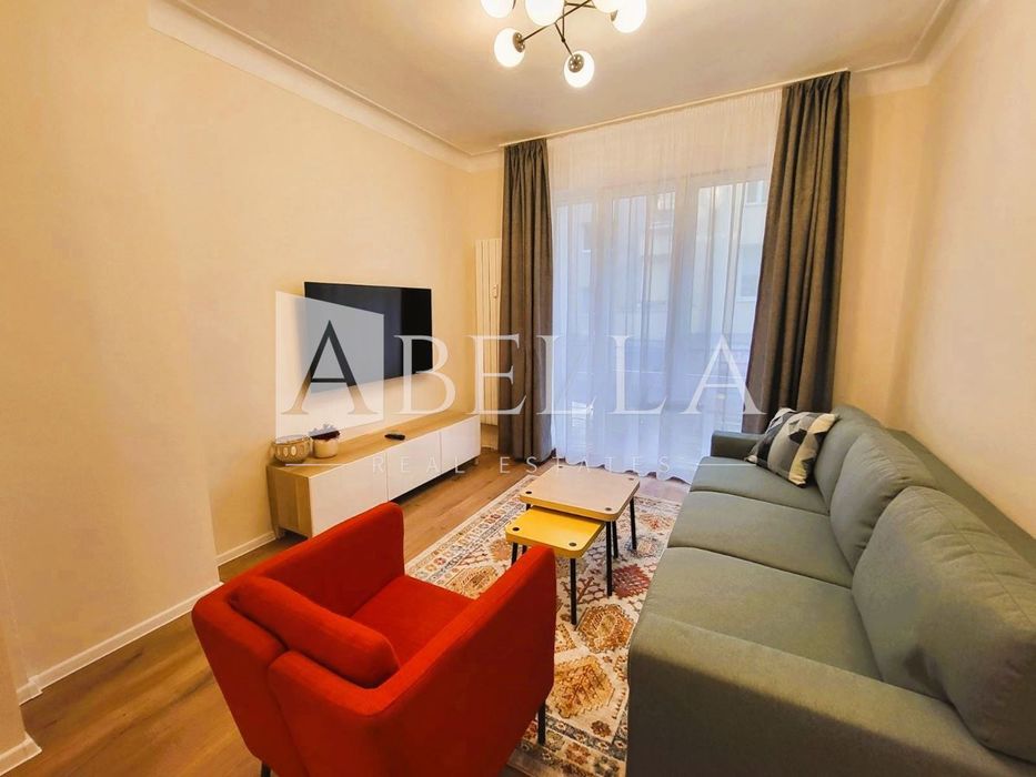 Дава се под наем Тристаен апартамент в София, Център - 80 кв.м за 950 € - Снимка #1