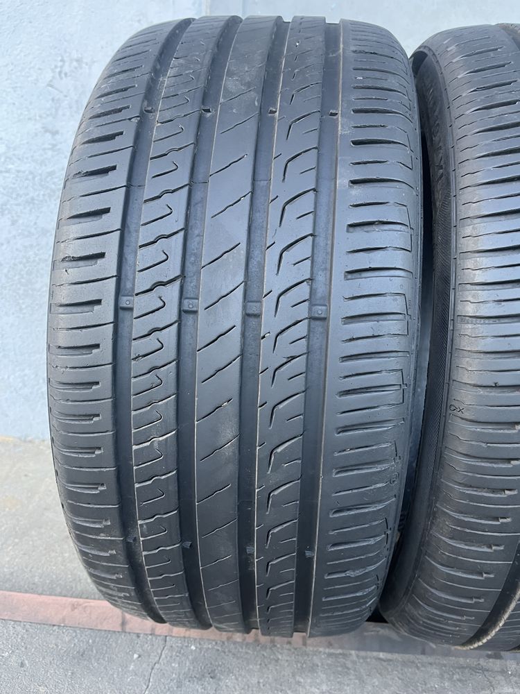 2 бр. летни гуми 255/40/19  Barum DOT 0222 6+ mm
